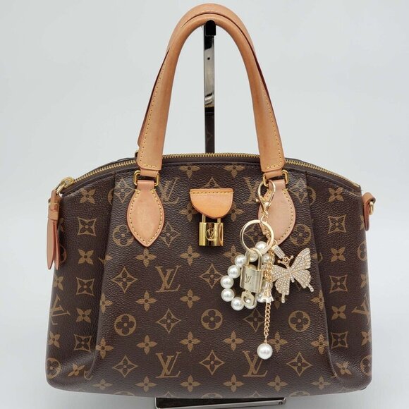 Louis Vuitton Accessories - Authentic Louis Vuitton Gold Lock & Key 🔑 Bag Charm w/ Unbranded Charm